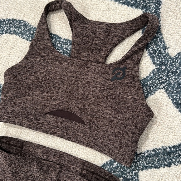 Peloton Capri and bra top set - Picture 2 of 7